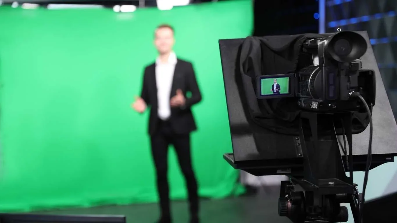 Green-screen studio and digital filmmaking production